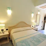 Su Giganti Hotel 3*