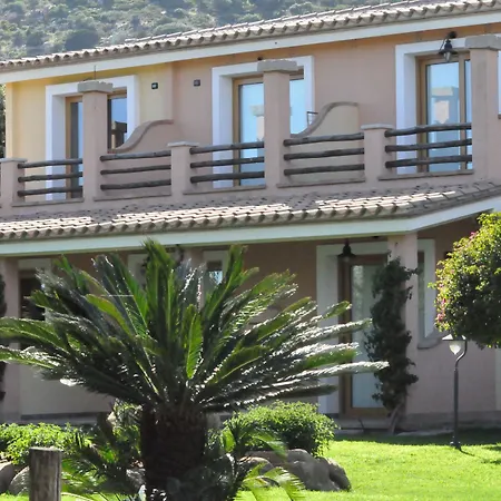 Hotel Su Giganti 3*